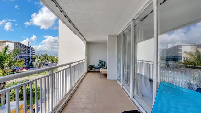 Barclay Condo Unit 418 photo 19