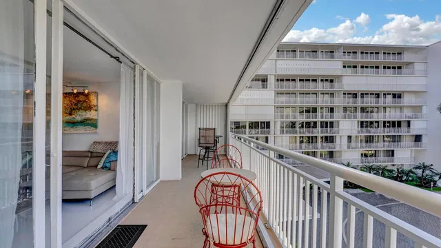 Barclay Condo Unit 418 photo 22