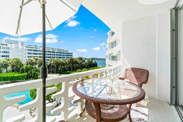 2760 S Ocean Palm Beach Unit 313 photo 2