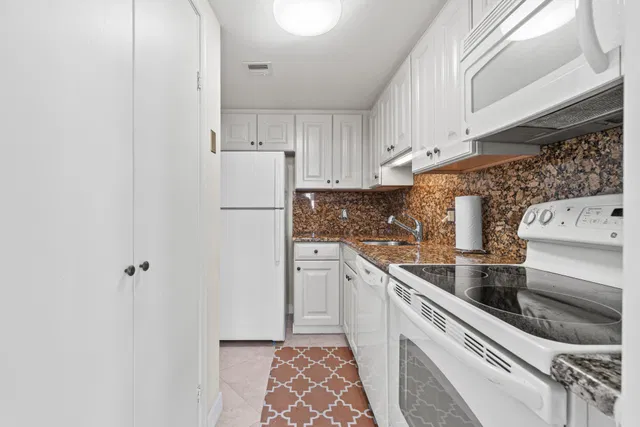 2760 S Ocean Palm Beach Unit 313 photo 12