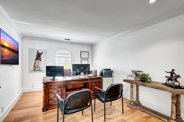  Residence photo 4