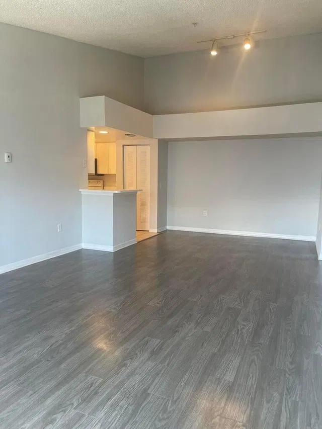 Unit 212 photo 3
