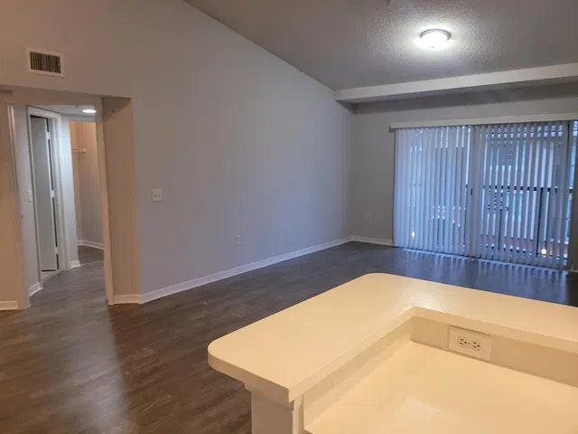 Unit 212 photo 5