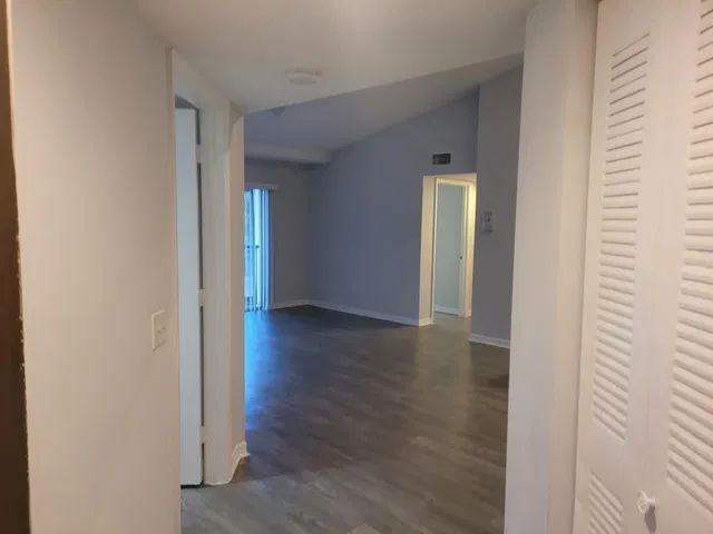 Unit 212 photo 8