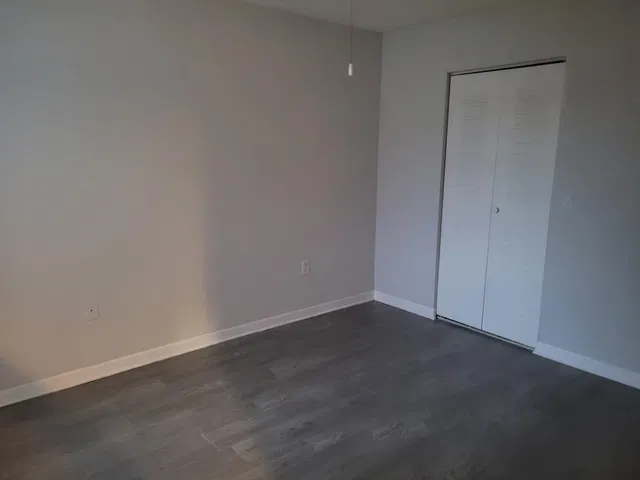 Unit 212 photo 11