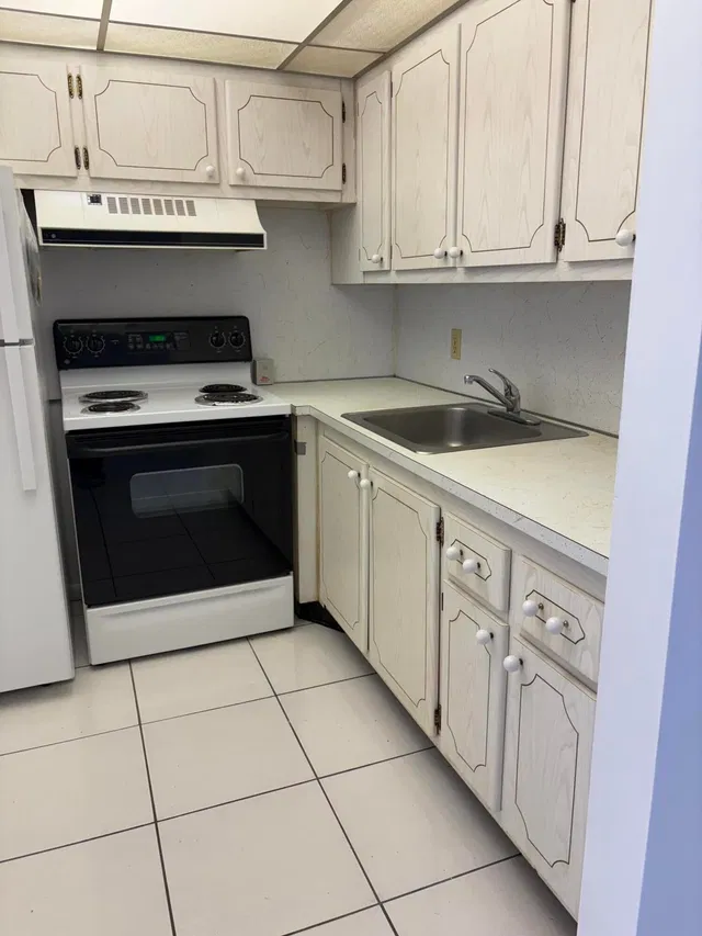 Residence photo 2