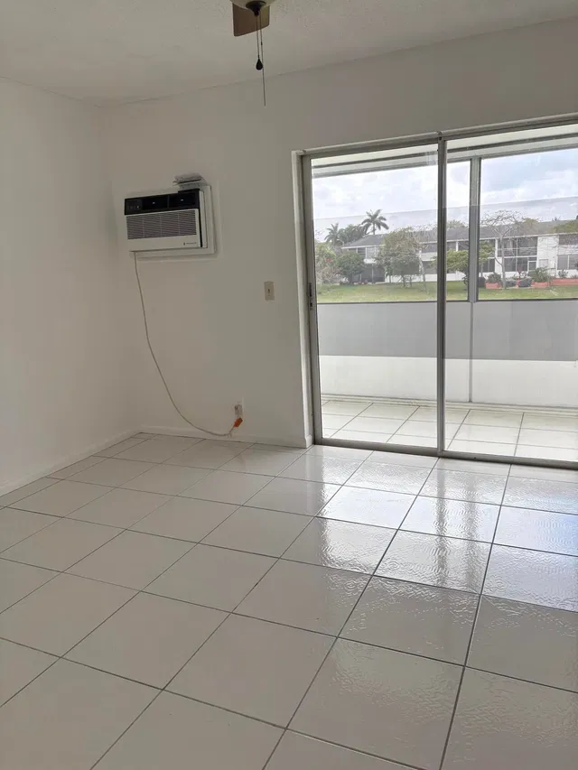 Residence photo 4