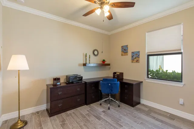 Residence photo 19