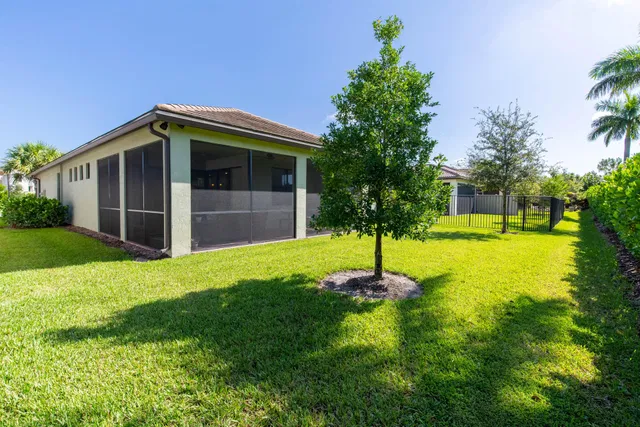 Residence photo 25