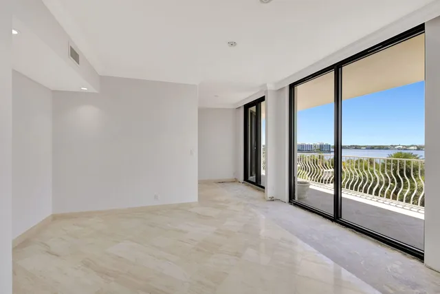 Sloan's Curve Palm Beach Unit 304n photo 6