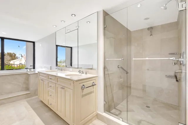 Sloan's Curve Palm Beach Unit 304n photo 13