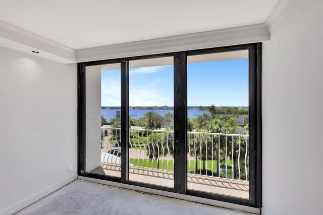 Sloan's Curve Palm Beach Unit 304n photo 15