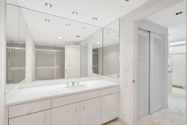 Sloan's Curve Palm Beach Unit 304n photo 19