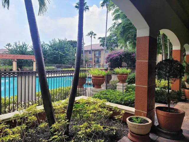  Unit 515 photo 6