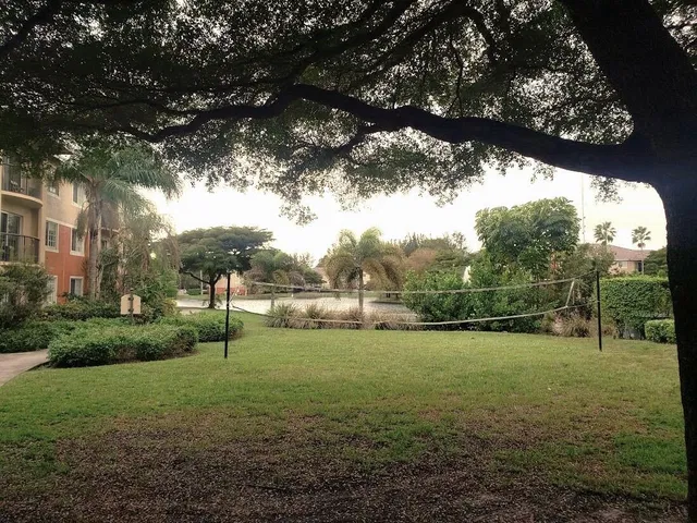  Unit 515 photo 17