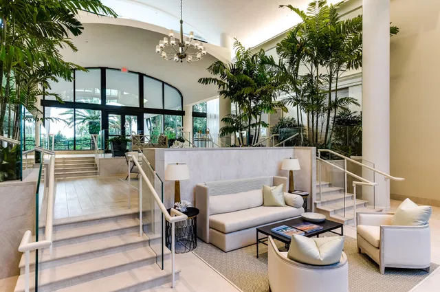 Sloan's Curve Palm Beach Unit 308n photo 2