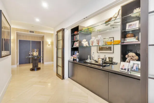 Sloan's Curve Palm Beach Unit 308n photo 14