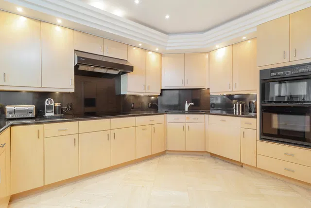 Sloan's Curve Palm Beach Unit 308n photo 15
