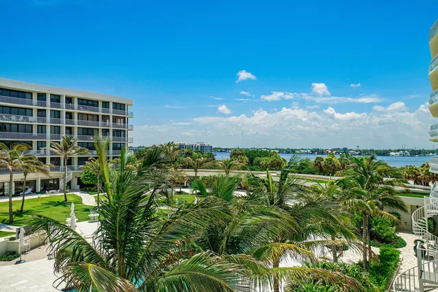 Sloan's Curve Palm Beach Unit 208n photo 3