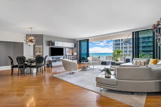 Sloan's Curve Palm Beach Unit 208n photo 4