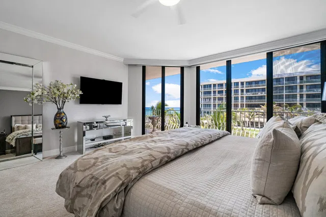 Sloan's Curve Palm Beach Unit 208n photo 13