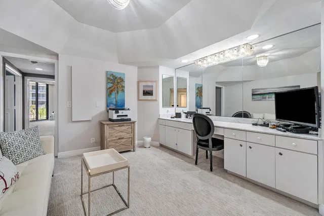 Sloan's Curve Palm Beach Unit 208n photo 15