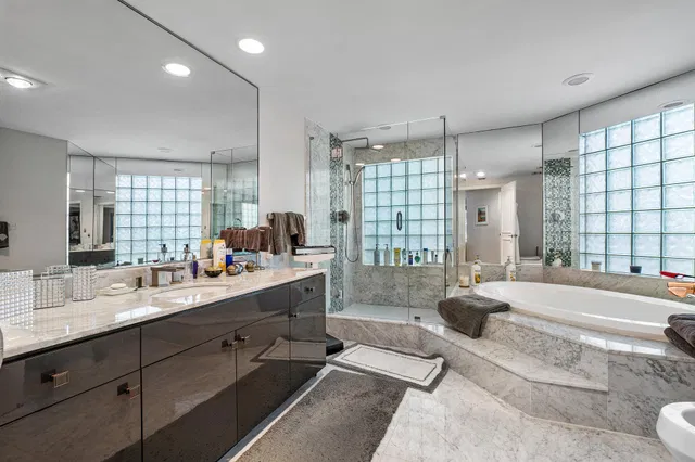 Sloan's Curve Palm Beach Unit 208n photo 17
