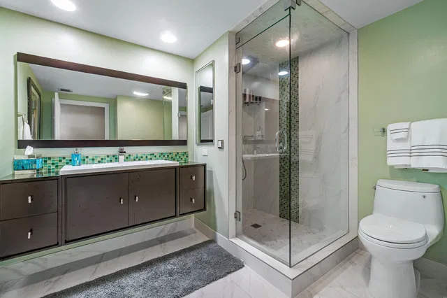 Sloan's Curve Palm Beach Unit 208n photo 20