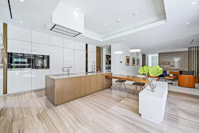 Residence photo 12