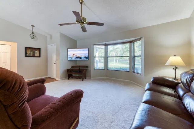 Residence photo 17