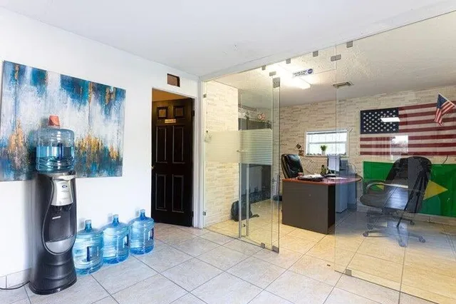 Residence photo 12