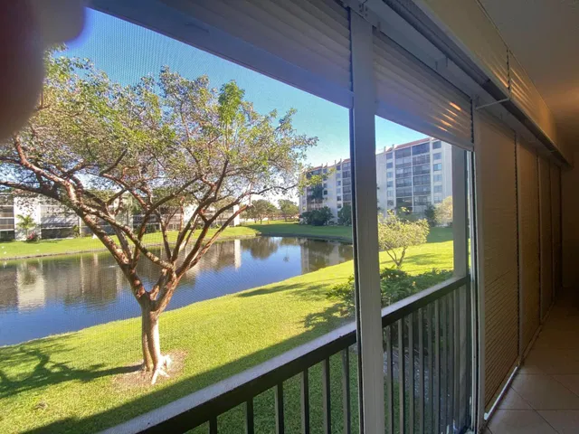 Unit 206 photo 3