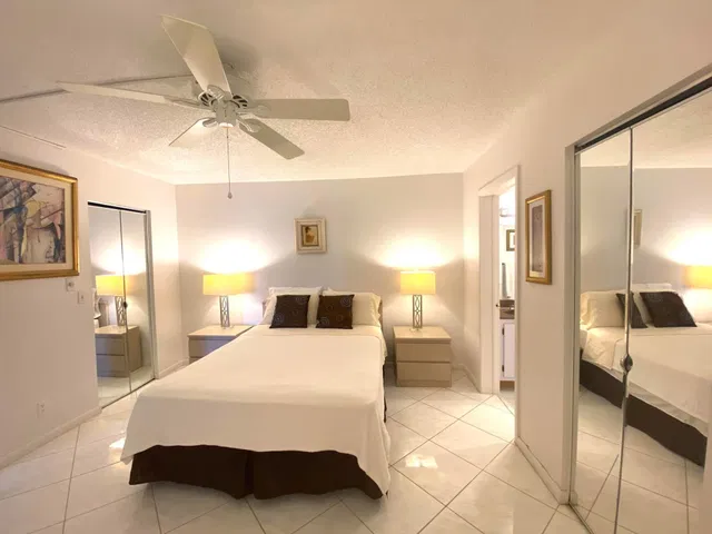 Unit 206 photo 10