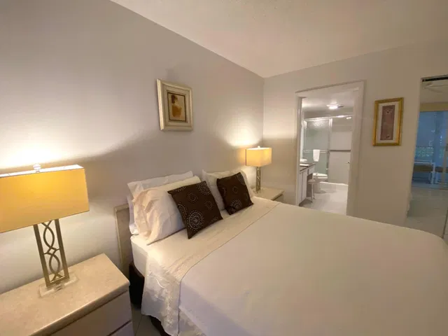 Unit 206 photo 11