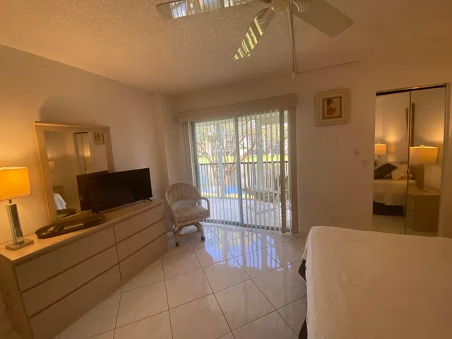 Unit 206 photo 12