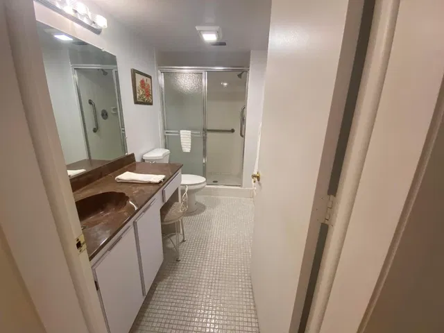 Unit 206 photo 15