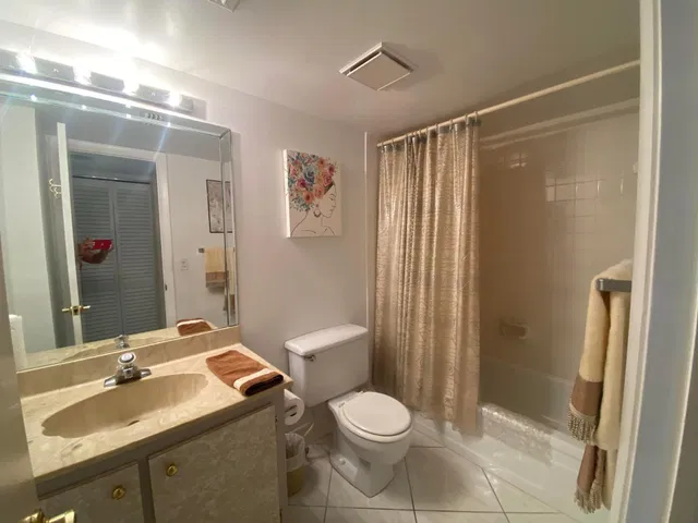 Unit 206 photo 21