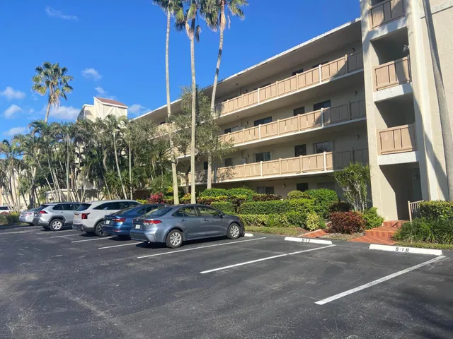 Unit 206 photo 37