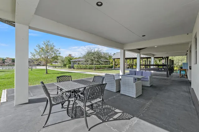 Palm Beach Point Residence photo 40