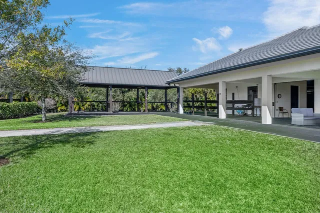 Palm Beach Point Residence photo 42