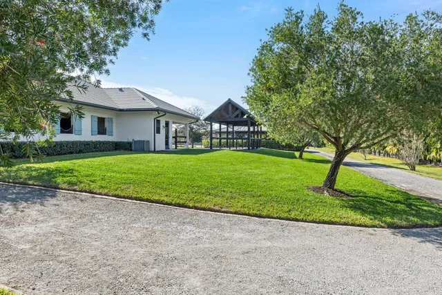 Palm Beach Point Residence photo 48