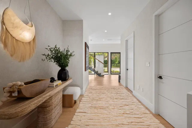 Residence photo 3