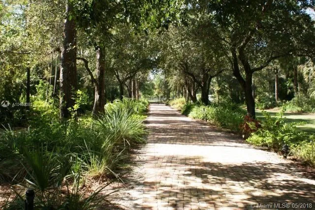 Residence photo 6