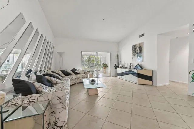  Unit 207 photo 10