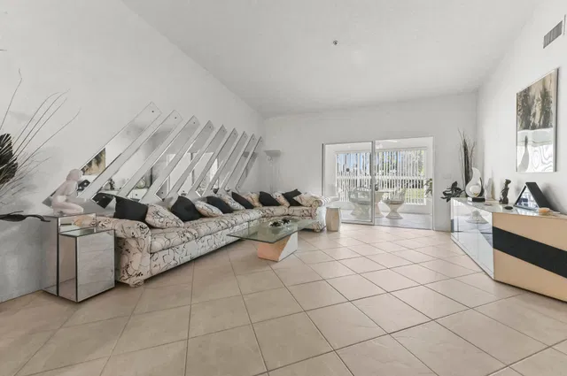 Unit 207 photo 11