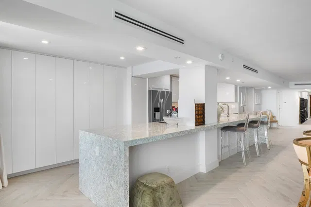 Unit 502 photo 10