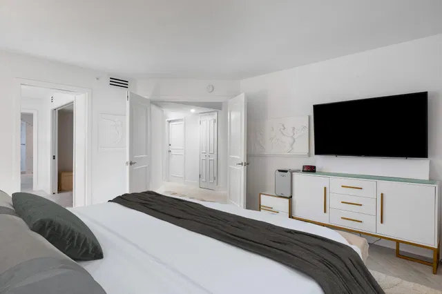 Unit 502 photo 17