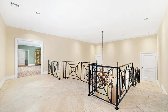 Residence photo 15