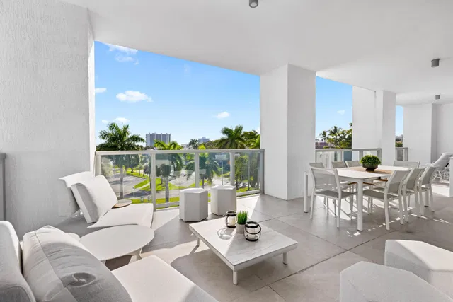 Royal Palm Residences Boca Raton Unit 401 photo 4