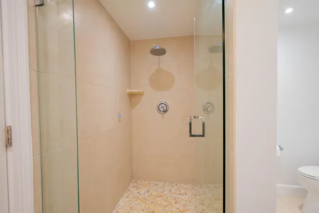 Unit C106 photo 29